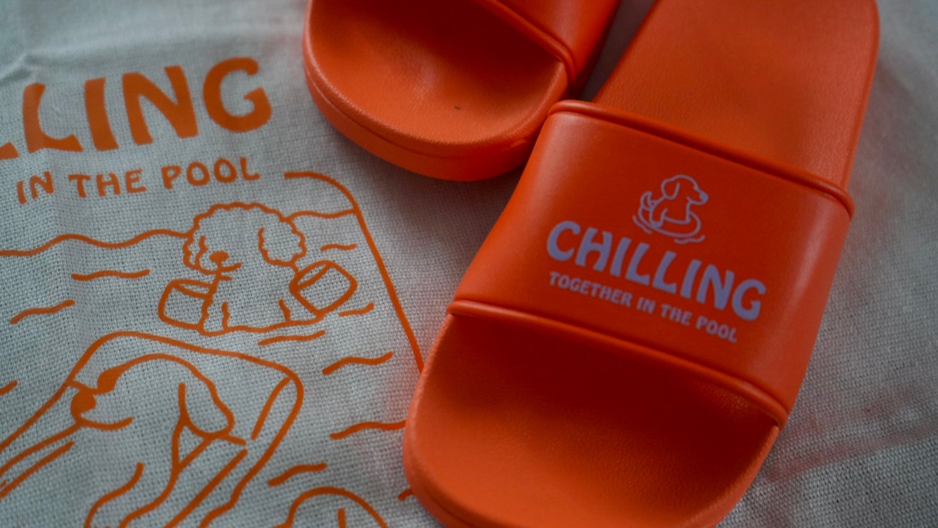 π Badelatschen- chilling at the pool (100% off) - Fietes-Pawluxe