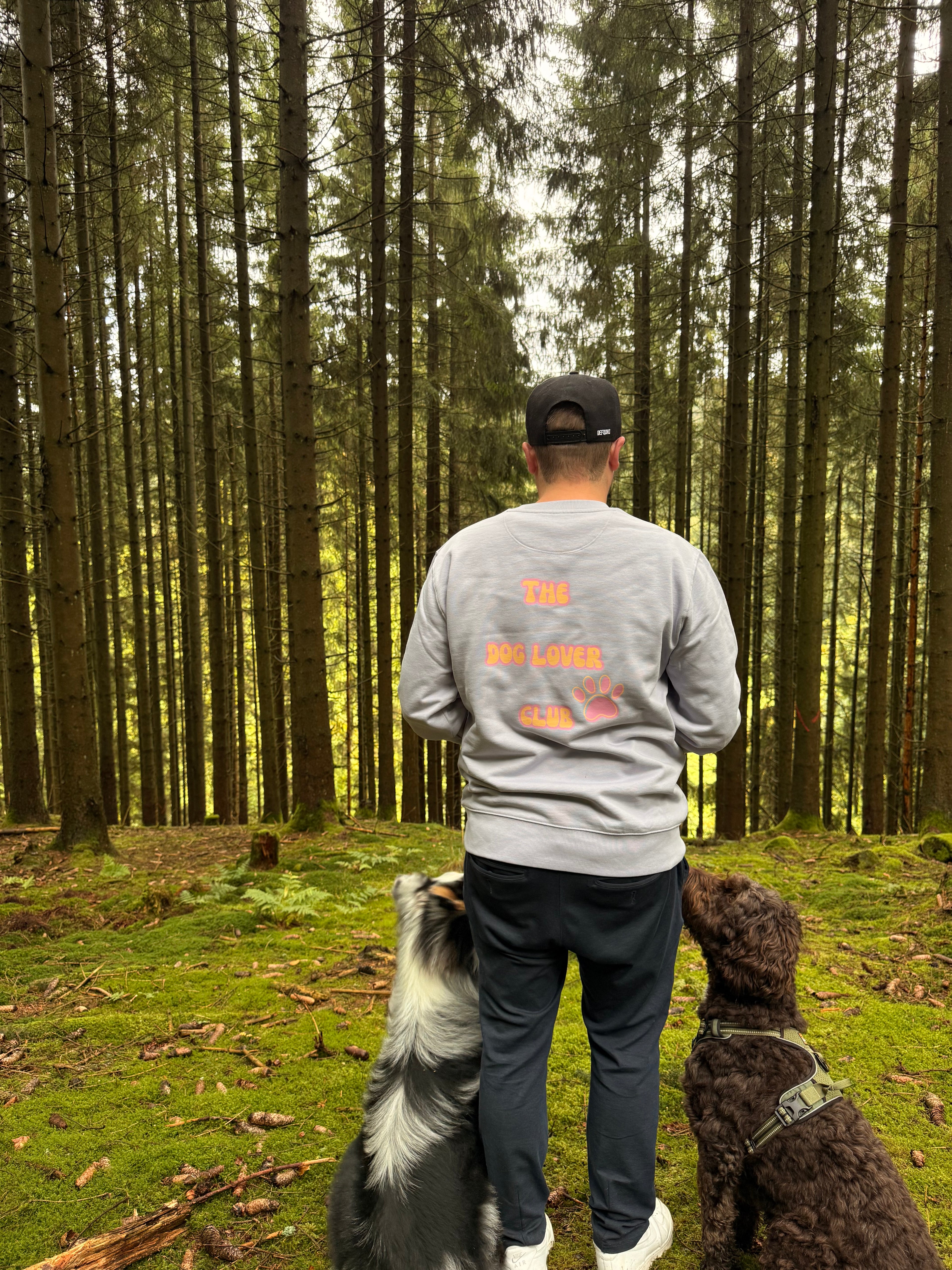 THE DOG LOVER CLUB sweatshirt