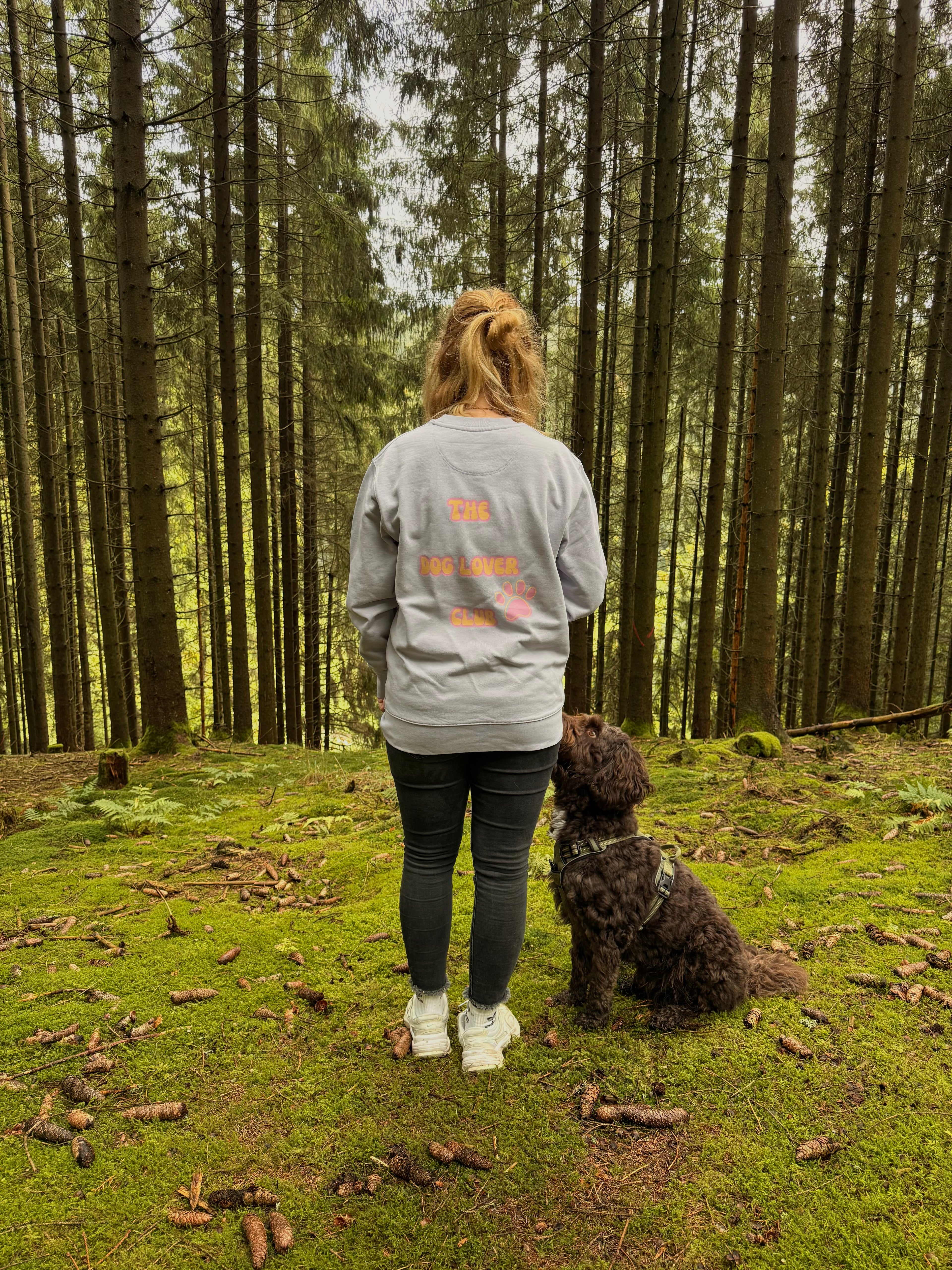 THE DOG LOVER CLUB sweatshirt